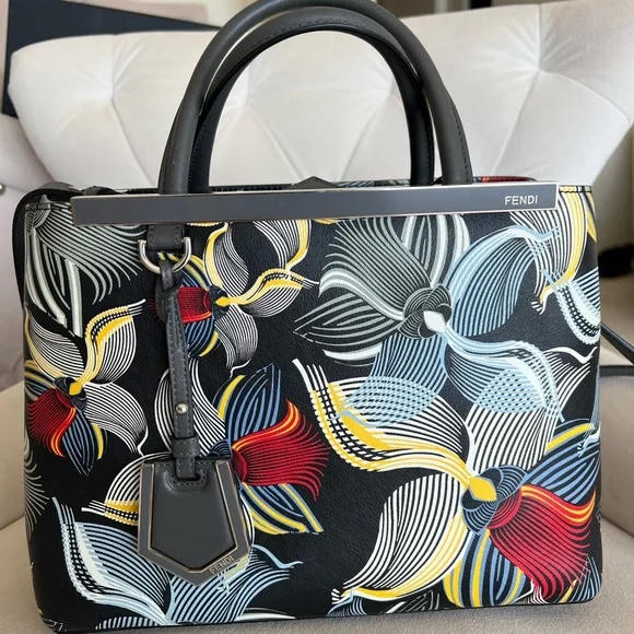 Rare Fendi runway 2jour Bag - Picture 9 of 13